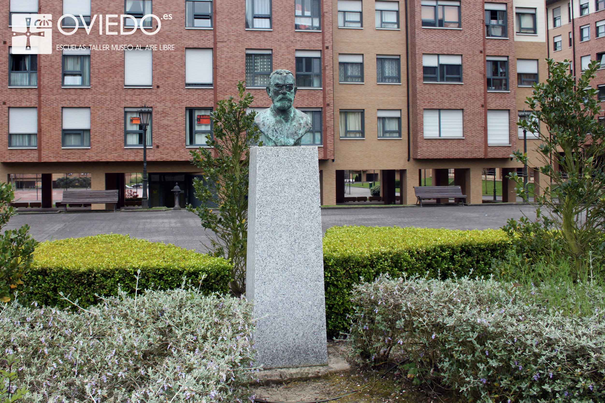 escultura completa leopoldo alas clarin
